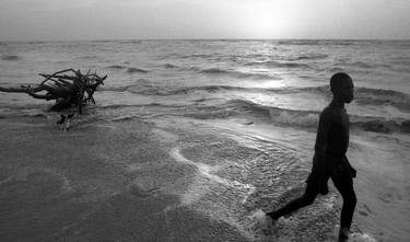 Manki in silhoute at Niafourang beach - Kabadio - Senegal thumb