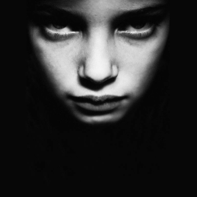 unnerve |ˌənˈnərv| Edition 2/10 Photography by Richard Brocken ...