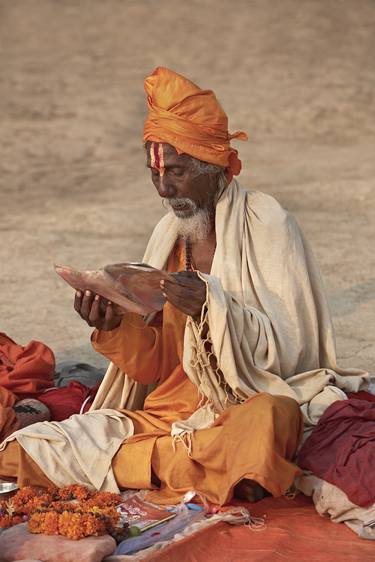 Reading scriptures, the Sangam, Allahabad, India - Limited Edition of 20 thumb