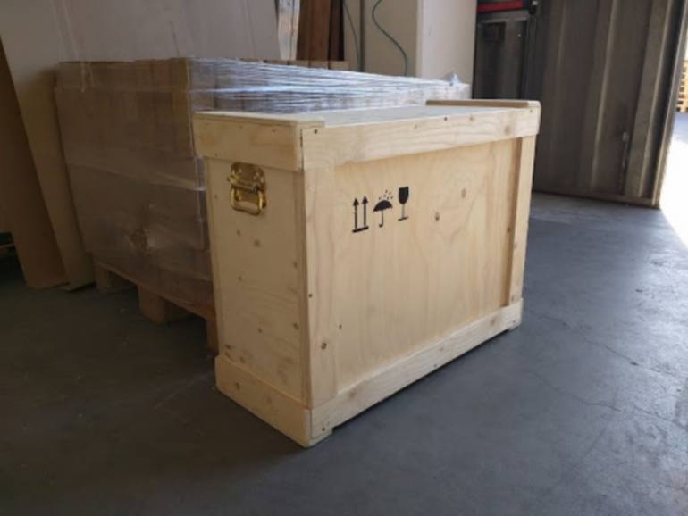 Original Dada People Sculpture by Gianluca Carbone