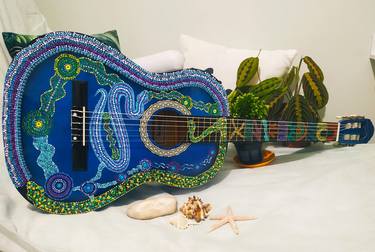 Acoustic Classic Guitar, Model Salvadory W/bag, guitar painting, Aboriginal painting, Acrylic on wood, Pointillism, collectible art, Guitar Gifts, Israeli Painter, Decorated Guitar, colorful guitar thumb