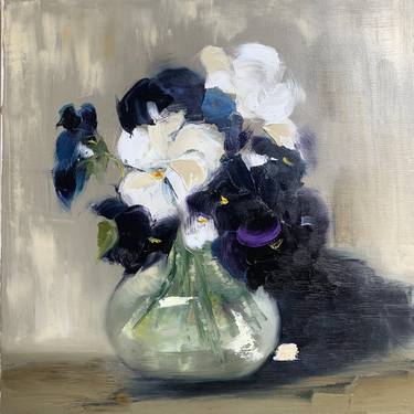 Flowers in a vase, pansies thumb