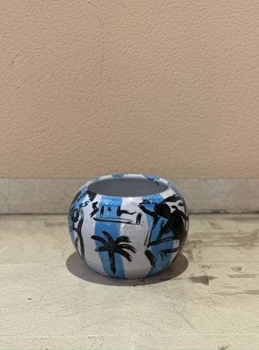 Blue vase, small thumb