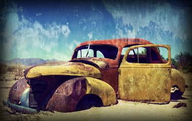 Oldtimer in the desert - Limited Edition of 50 thumb