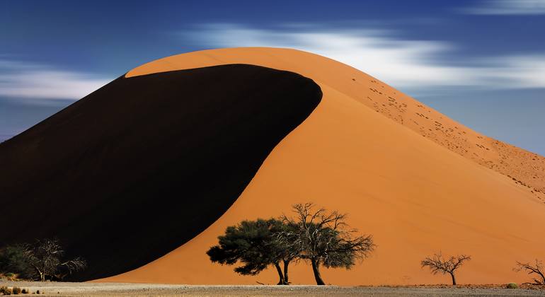 The Red Sand Dunes In Namibia by José Gieskes Fotografie