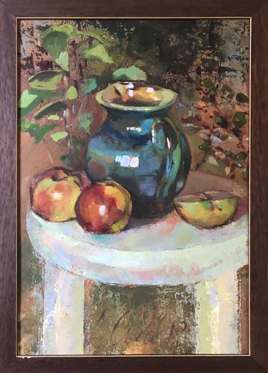 Pitcher and apples thumb