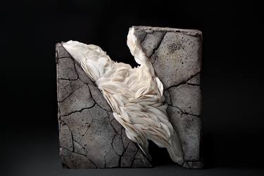 Modern Ceramic Sculpture "И" thumb