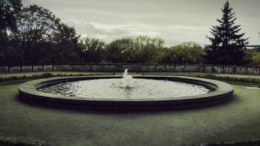 Garden Fountain (Limited edition of 3 prints) thumb