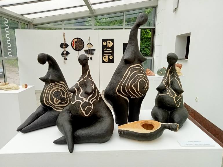 Original Figurative Women Sculpture by Oksana Chumakova