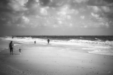 blissful walk on the beach thumb