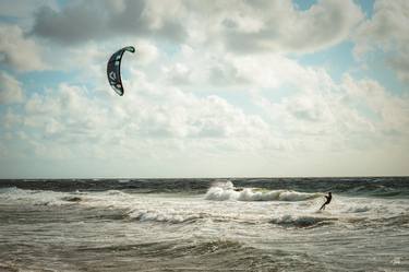 kite surfing thumb