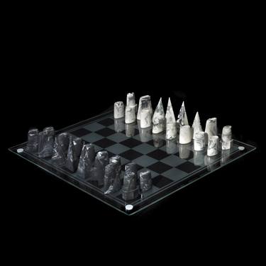 Solid porcelian marbled chess set thumb