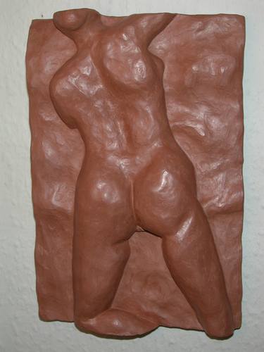 Nude female, back, relief thumb