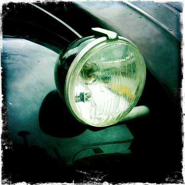 Lamp on 2CV thumb