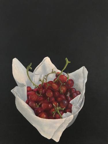 Grapes on a white tissue and metallic bowl. N°2. thumb