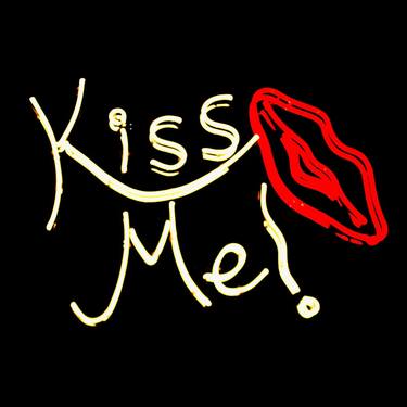 "KISS ME!" Stained Murano Italian Glass Mirrored Neon Sculpture thumb
