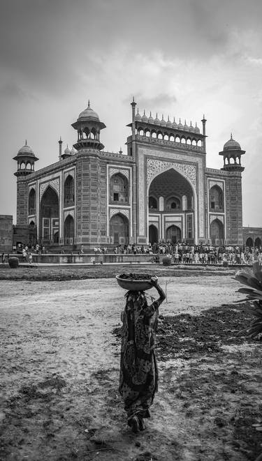 Monument Workers -Taj Mahal Complex thumb
