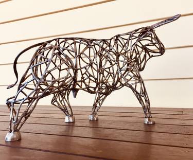 Steel bull sculpture thumb