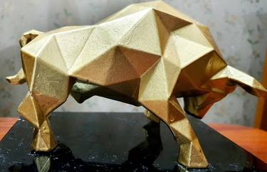 The golden buffalo created by the art of "Origami" (2019) thumb
