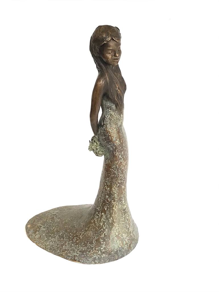 Original Women Sculpture by Nina Roe