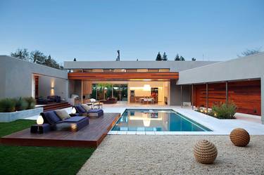 Tips To Help You Design The Perfect Swimming Pool For Your Home thumb