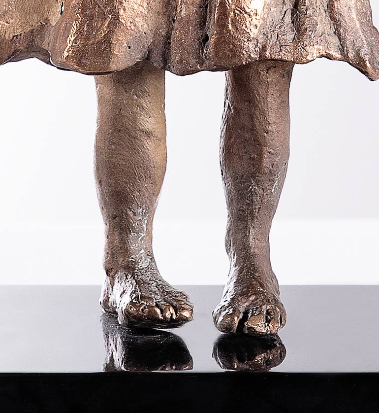 Original Figurative Women Sculpture by Annalisa Tescariappuhn