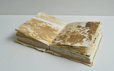 Marbled book thumb