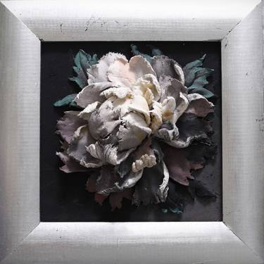 A ray of light * 30 x 30 cm * sculpture painting * flowers thumb