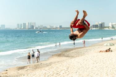 Jumping at the Malecón thumb