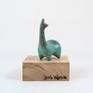 This artwork belongs to the Llamas serie.
Llamas are domestic animals used by the peoples of the Andes Mountains from thousands of years ago.
This piece belongs to the latest year of the Llamas Serie (2016-17), Jesus searched to add more motion for his llamas.
This is the smallest version of the Curved Green Llama.
“I wanted to stablish an iconic figurative piece which represent a sacred animal of the Andes: The Llama”, said the artist.