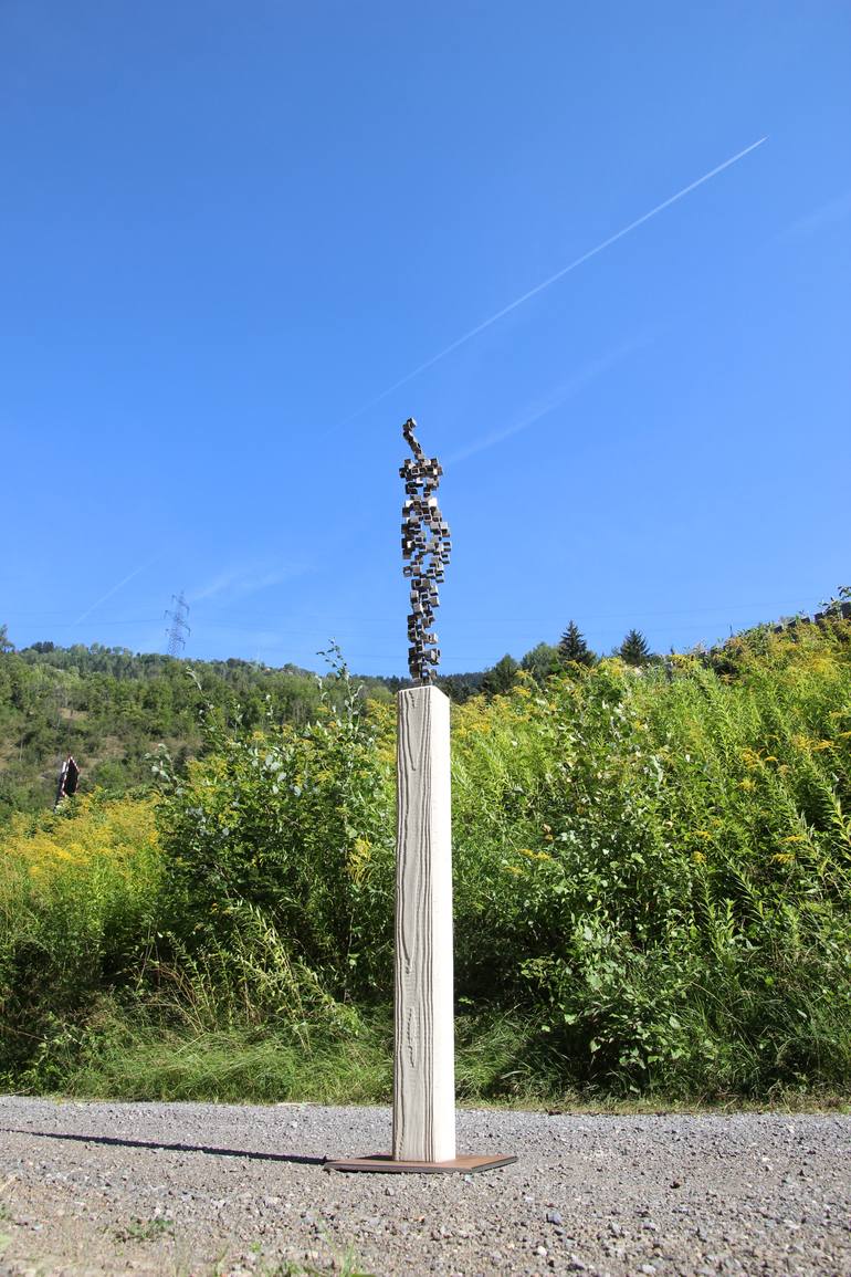Original Contemporary People Sculpture by Manfred Hellweger