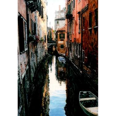 Venetian canal thumb