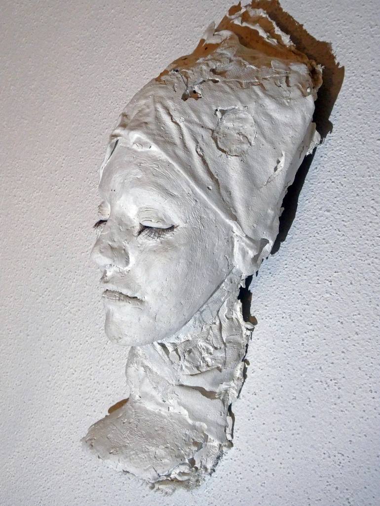 Original Figurative Women Sculpture by Reinhard Riedel