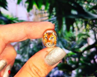 Tiger charm bead hand painted thumb