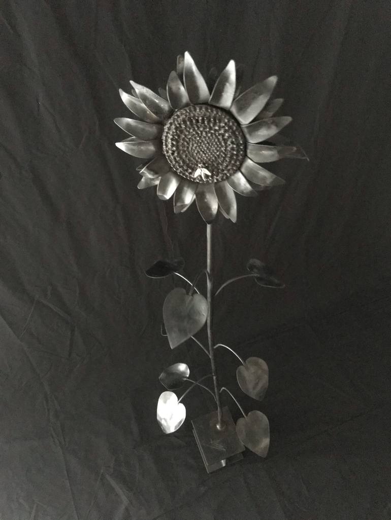 Original Floral Sculpture by Andrea Borga
