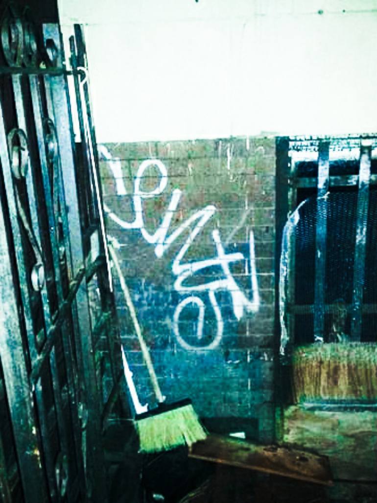 Original Graffiti Photography by Cents Utv