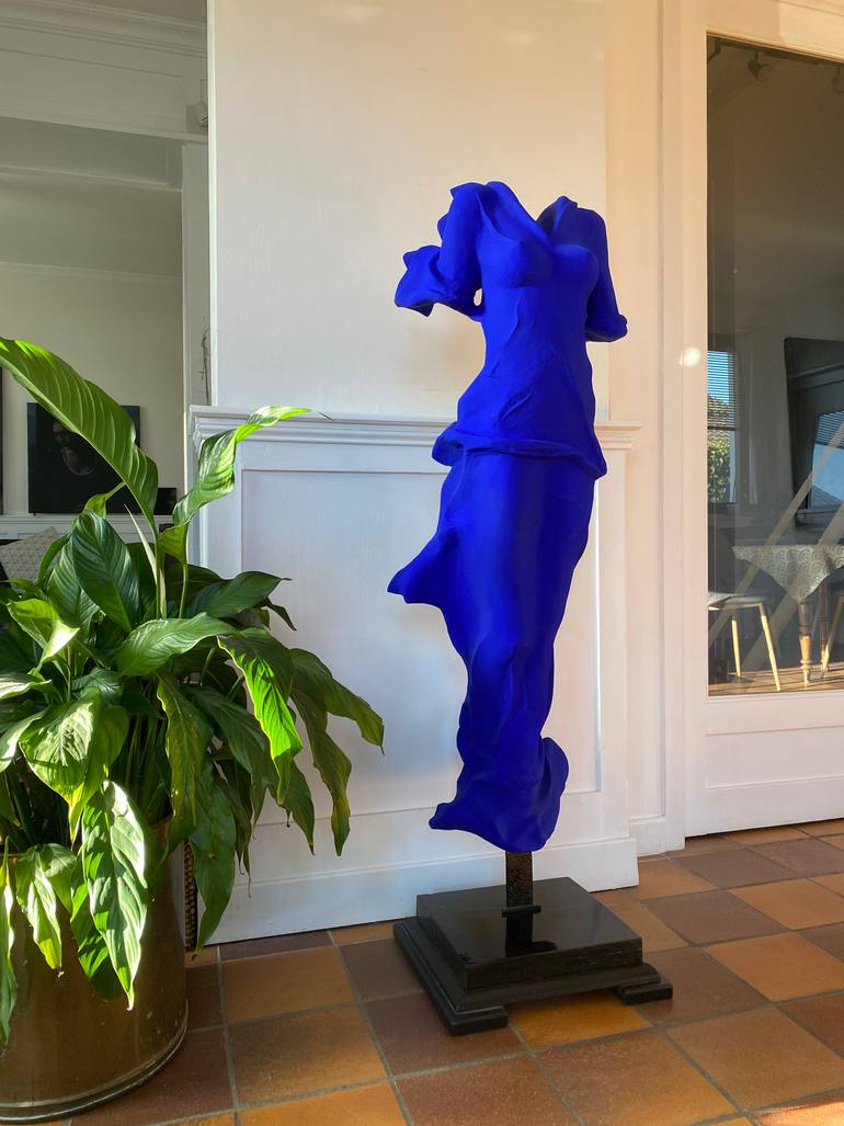 Original Figurative Women Sculpture by Jean-Yves Verne