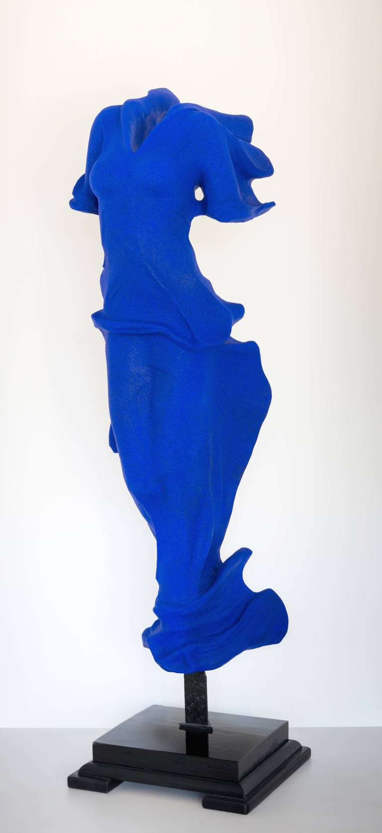 Original Figurative Women Sculpture by Jean-Yves Verne
