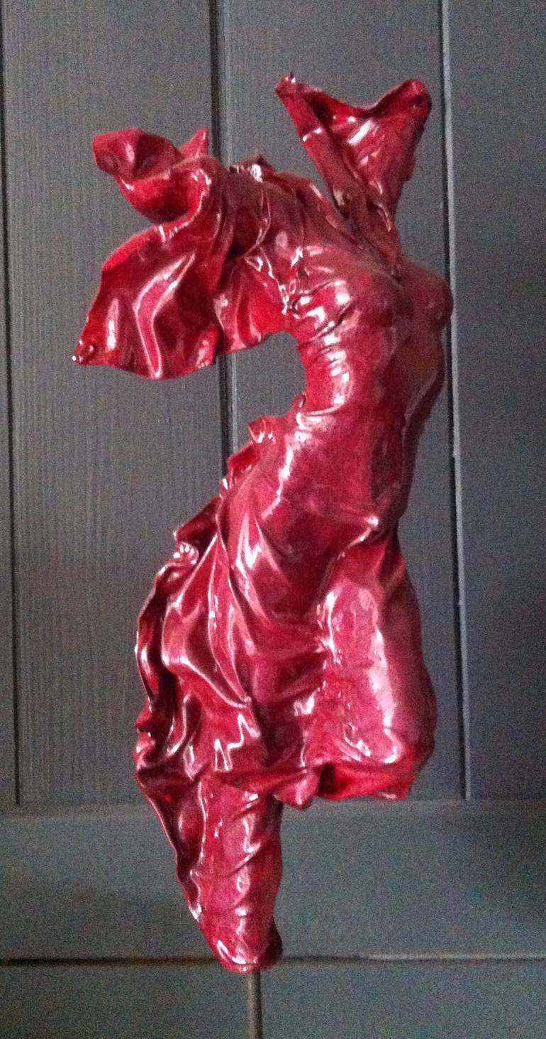 Original Figurative Women Sculpture by jean-yves verne