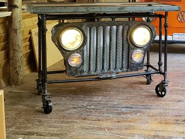 It's a Jeep thing!      (dark gray jeep table) thumb