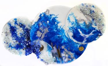 Parade of planets. Cosmic white and blue round abstraction thumb