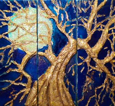 The light of the moon streams through the branches of the tree at night. 3D Resin art thumb