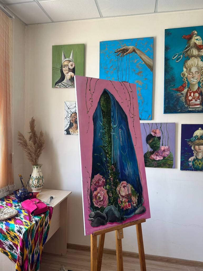 Original Surrealism Women Painting by Mokhinur Fakhri