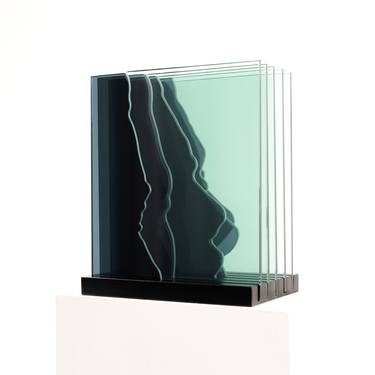 Original Black & White People Sculpture by Dunja Trutin