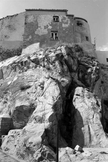 Molise (Italy), Petrella, On the rocks thumb