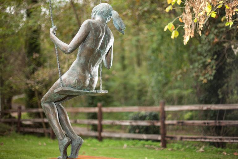 Original Figurative Women Sculpture by Leonardo Lucchi