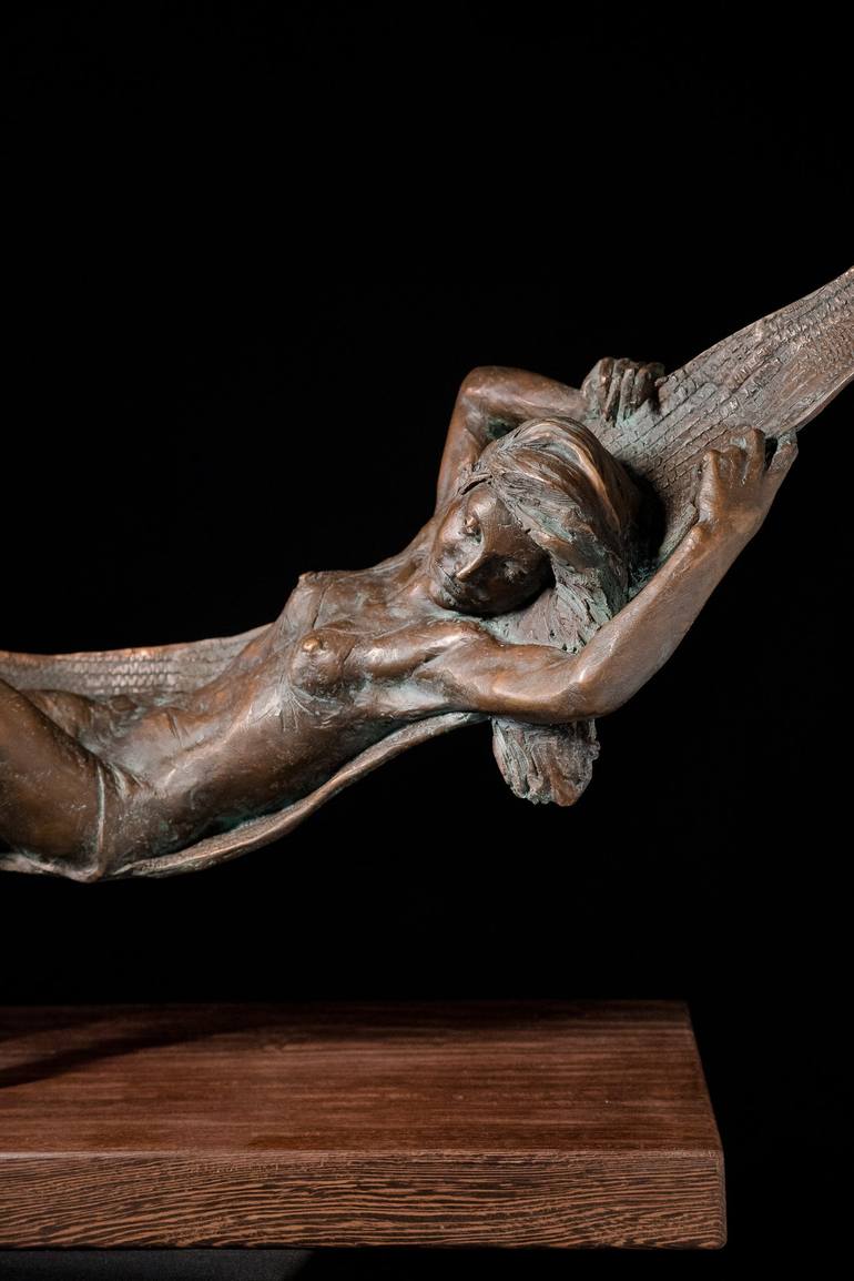 Original Figurative Women Sculpture by Leonardo Lucchi