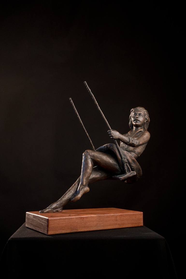 Original Figurative Women Sculpture by Leonardo Lucchi