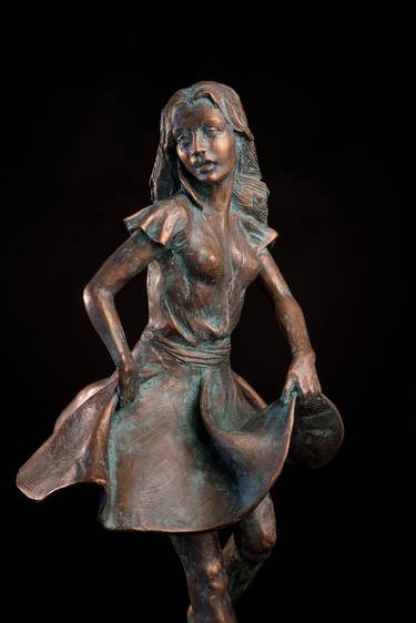 Original Women Sculpture by Leonardo Lucchi