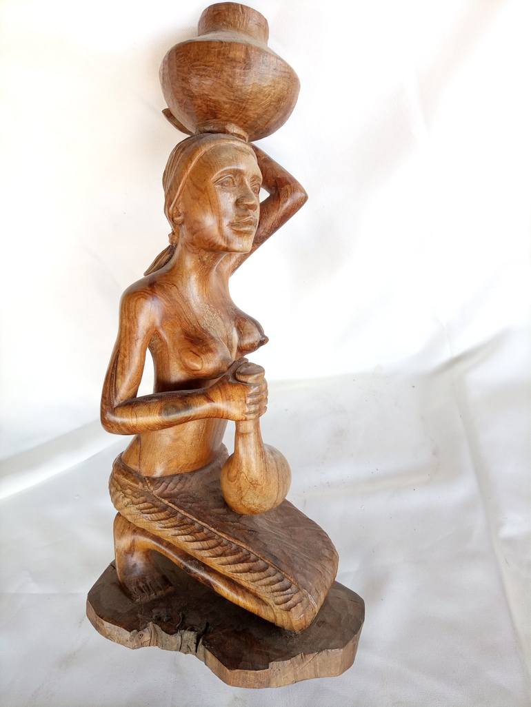 Original Art Deco Women Sculpture by Jafeth Moiane